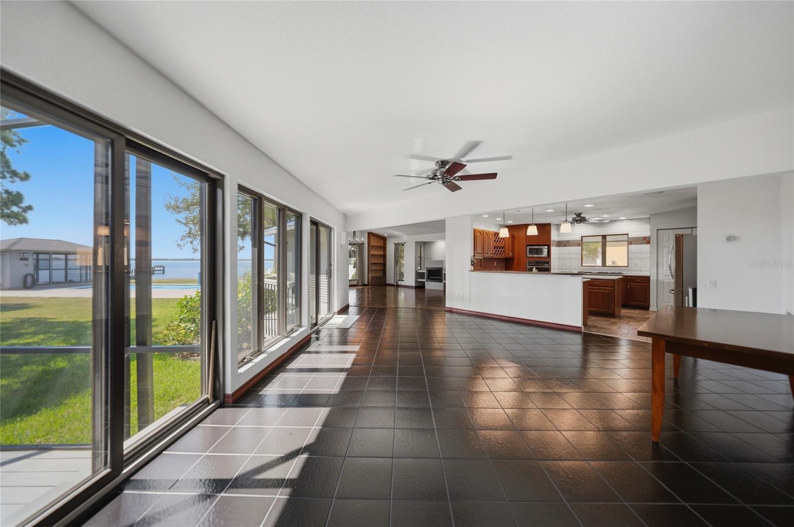 CHARLOTTE SHORES UN 01 - Residential