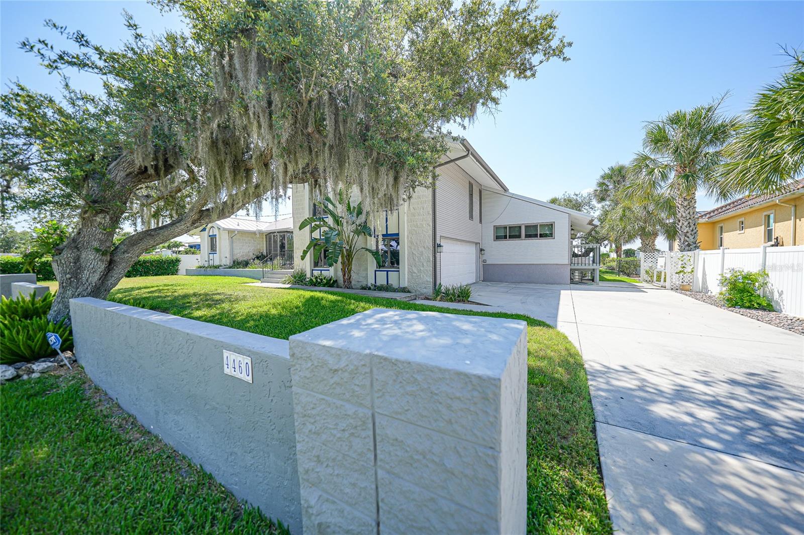 CHARLOTTE SHORES UN 01 - Residential