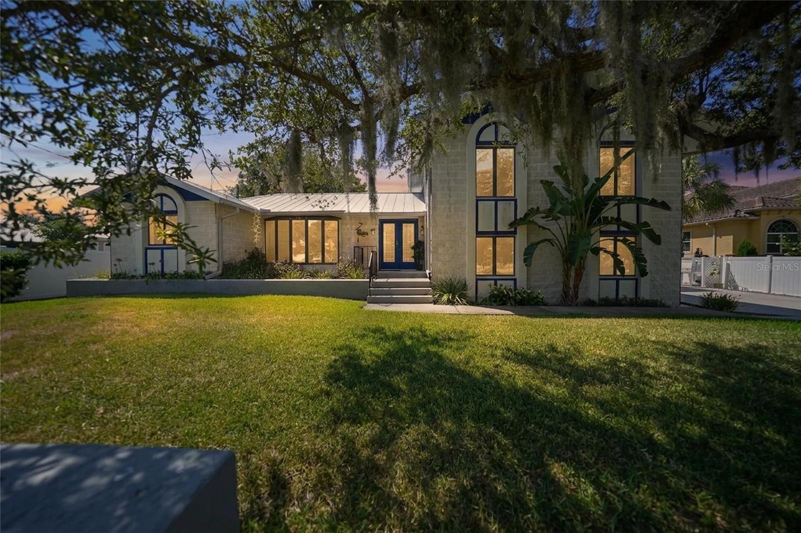 CHARLOTTE SHORES UN 01 - Residential