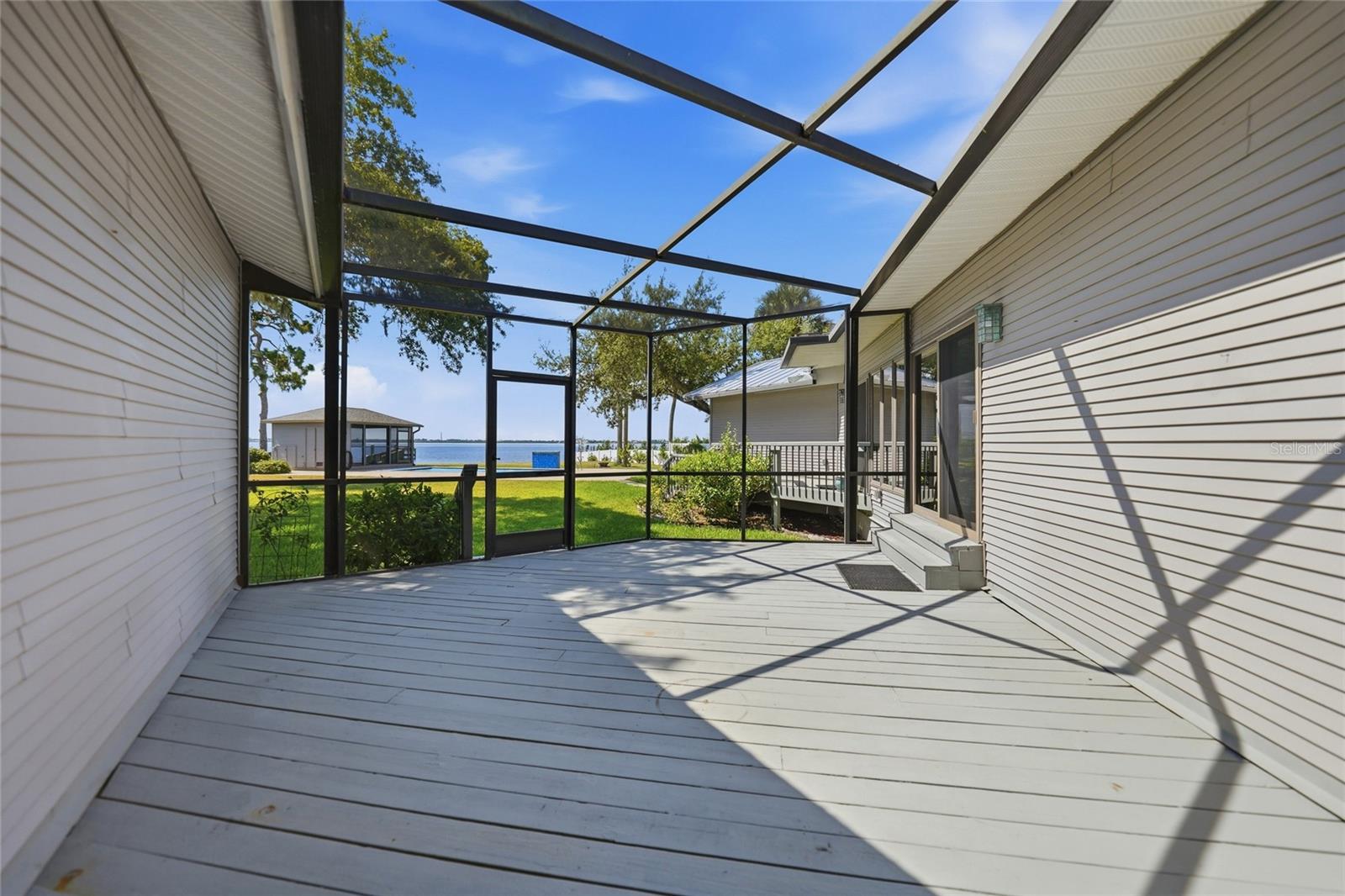 CHARLOTTE SHORES UN 01 - Residential