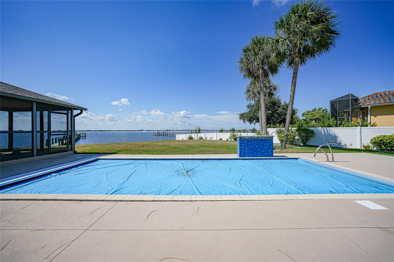 CHARLOTTE SHORES UN 01 - Residential