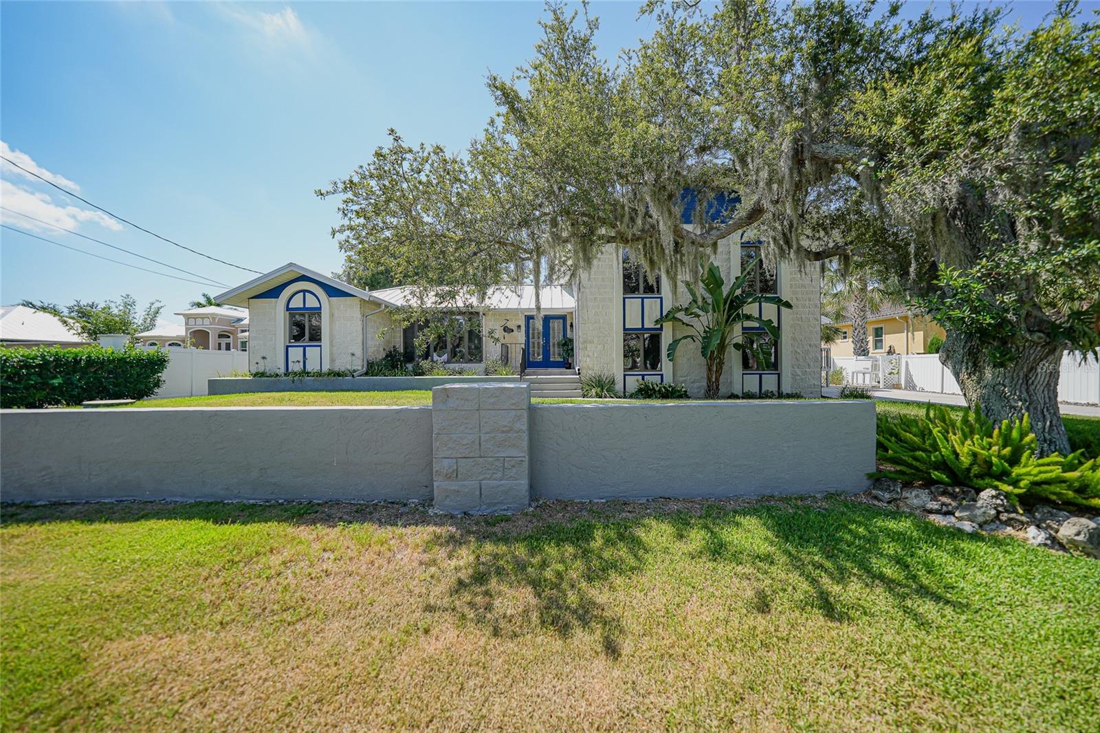CHARLOTTE SHORES UN 01 - Residential