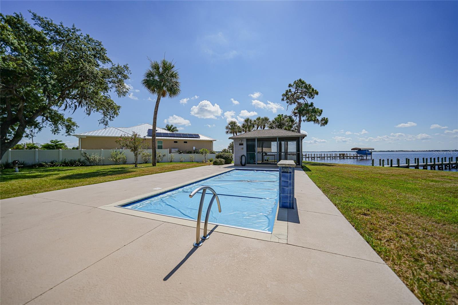 CHARLOTTE SHORES UN 01 - Residential