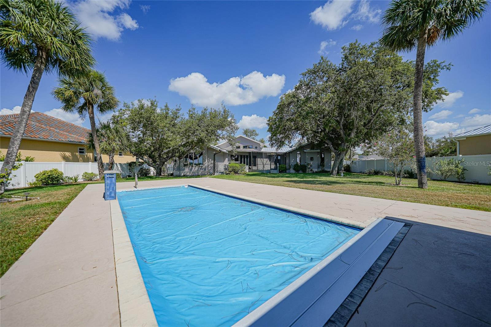 CHARLOTTE SHORES UN 01 - Residential