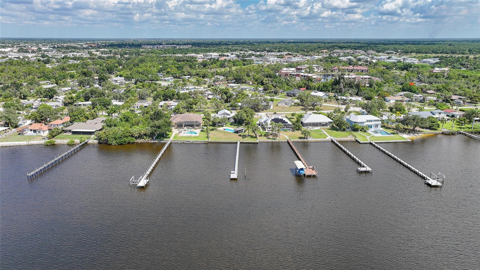 CHARLOTTE SHORES UN 01 - Residential