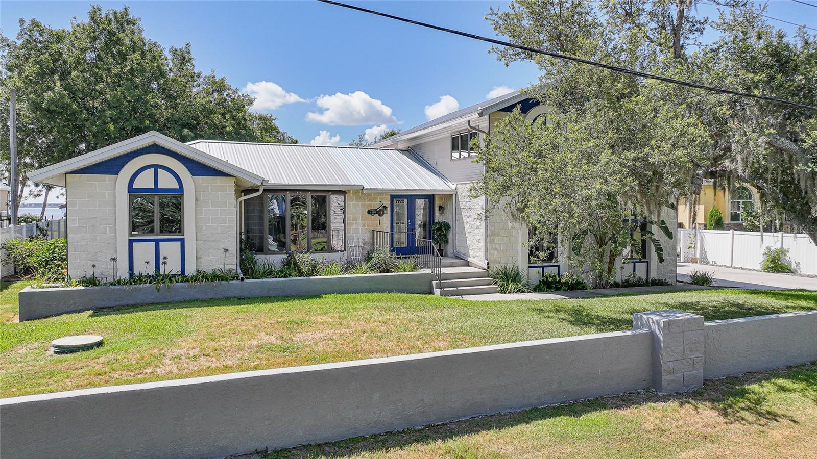 CHARLOTTE SHORES UN 01 - Residential
