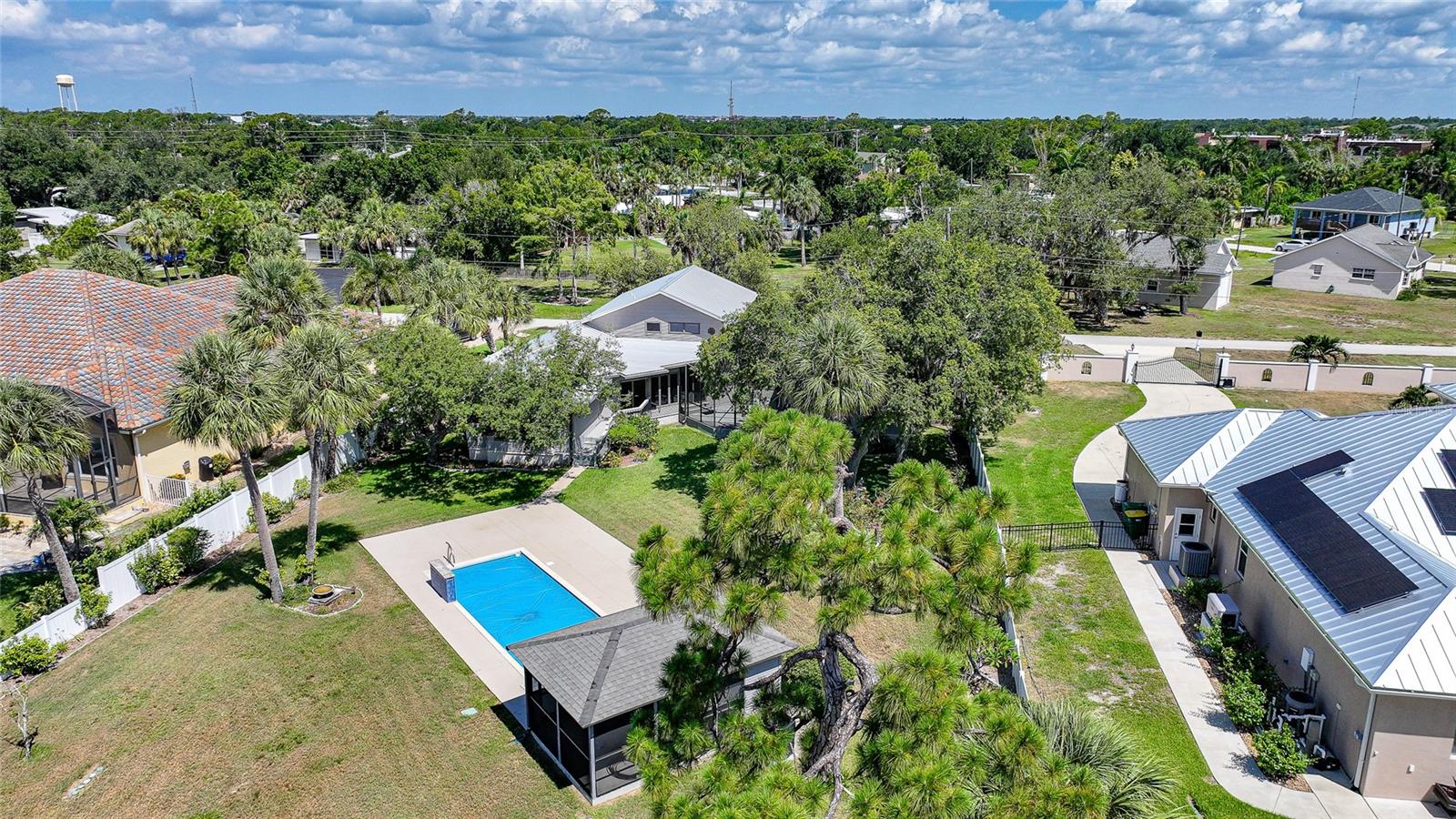 CHARLOTTE SHORES UN 01 - Residential