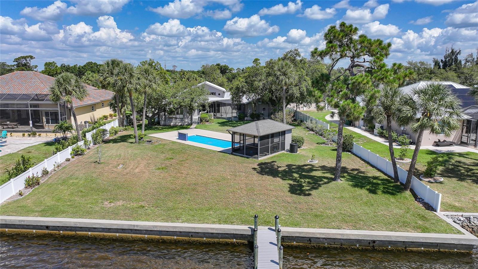 CHARLOTTE SHORES UN 01 - Residential