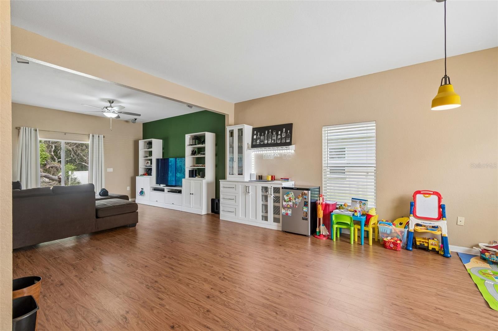 AYERSWORTH GLEN - Residential