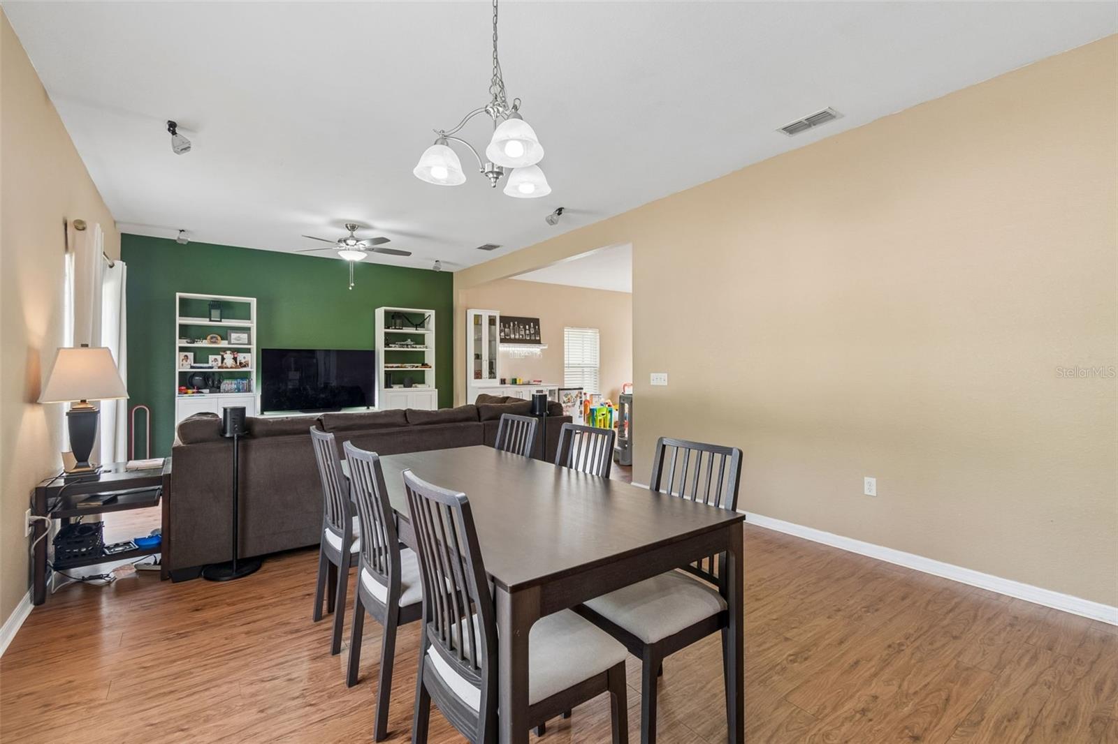 AYERSWORTH GLEN - Residential