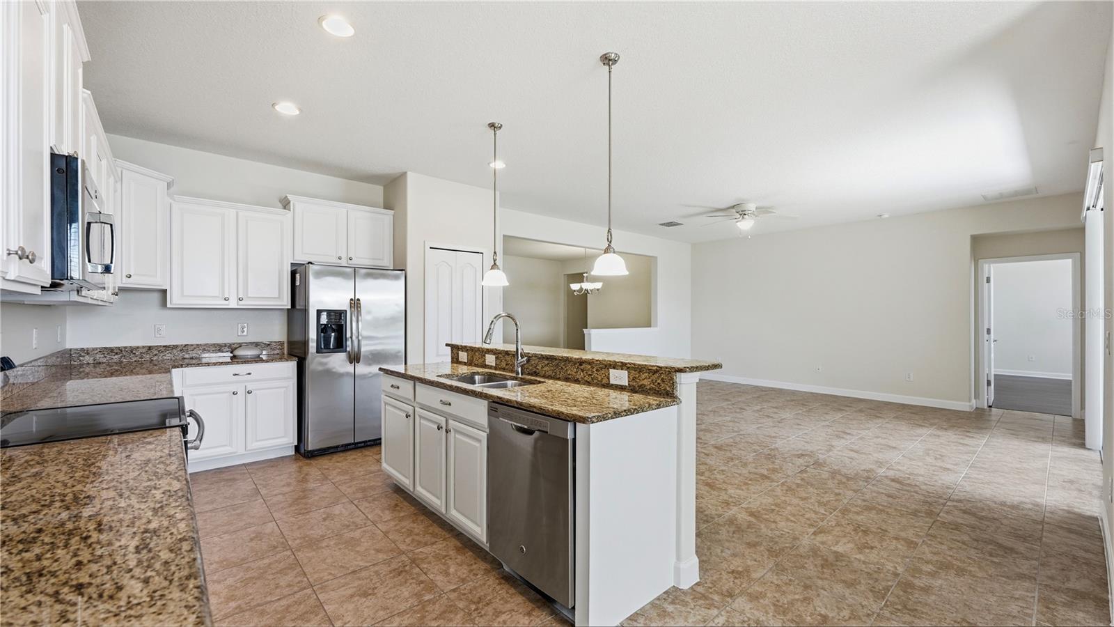WYNDHAM LAKES ESTATES - Residential Lease
