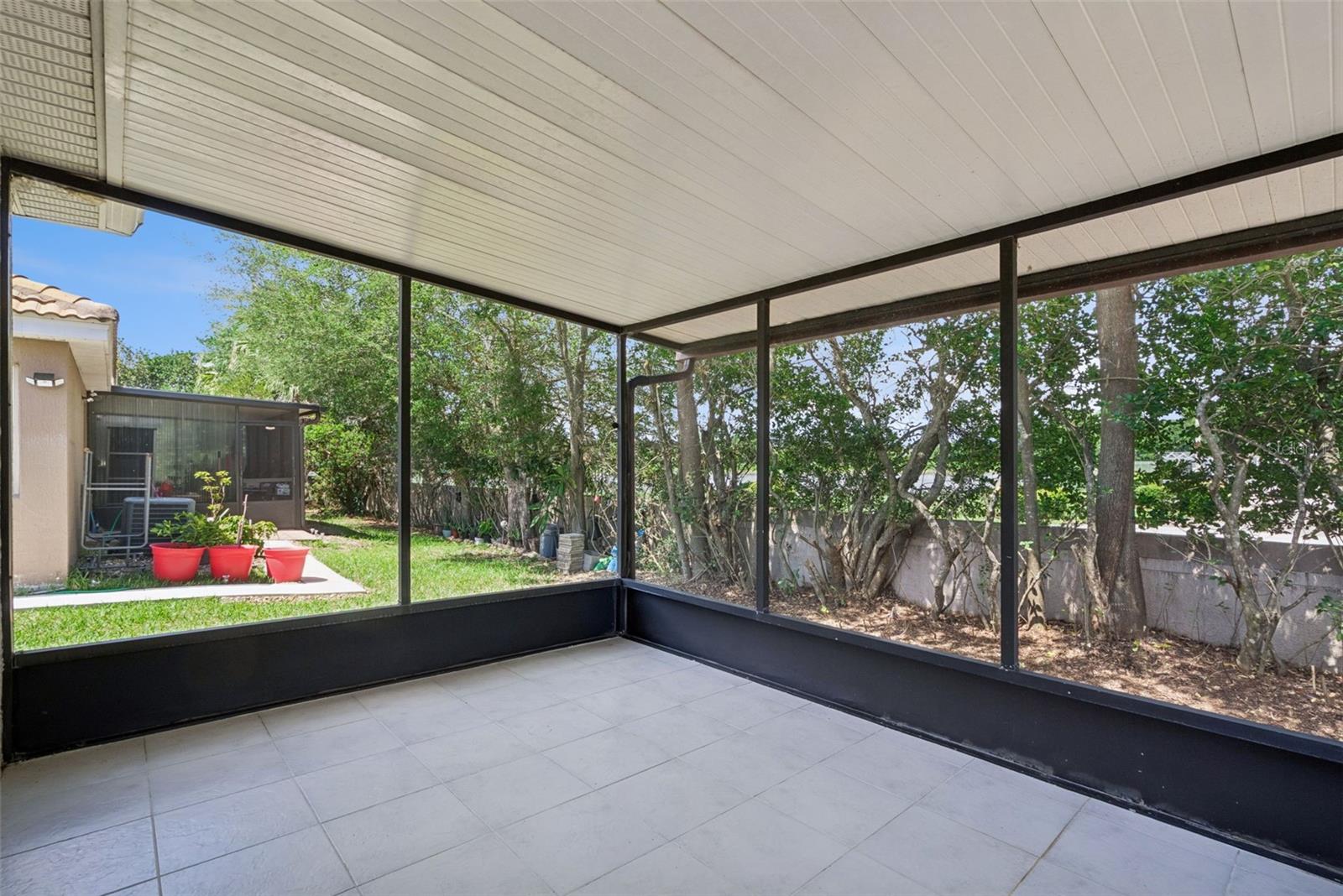 LANDSBROOK TERRACE - Residential