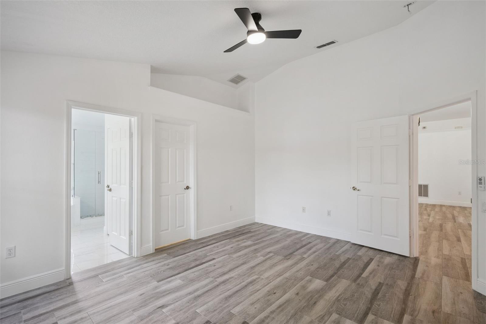 LANDSBROOK TERRACE - Residential
