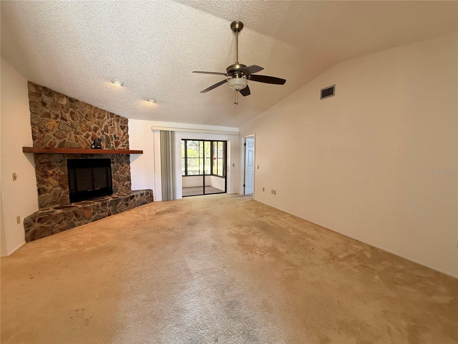 SPRING HILL - Residential