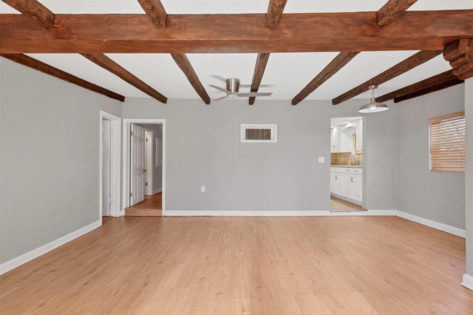FOREST HILLS - Residential Income