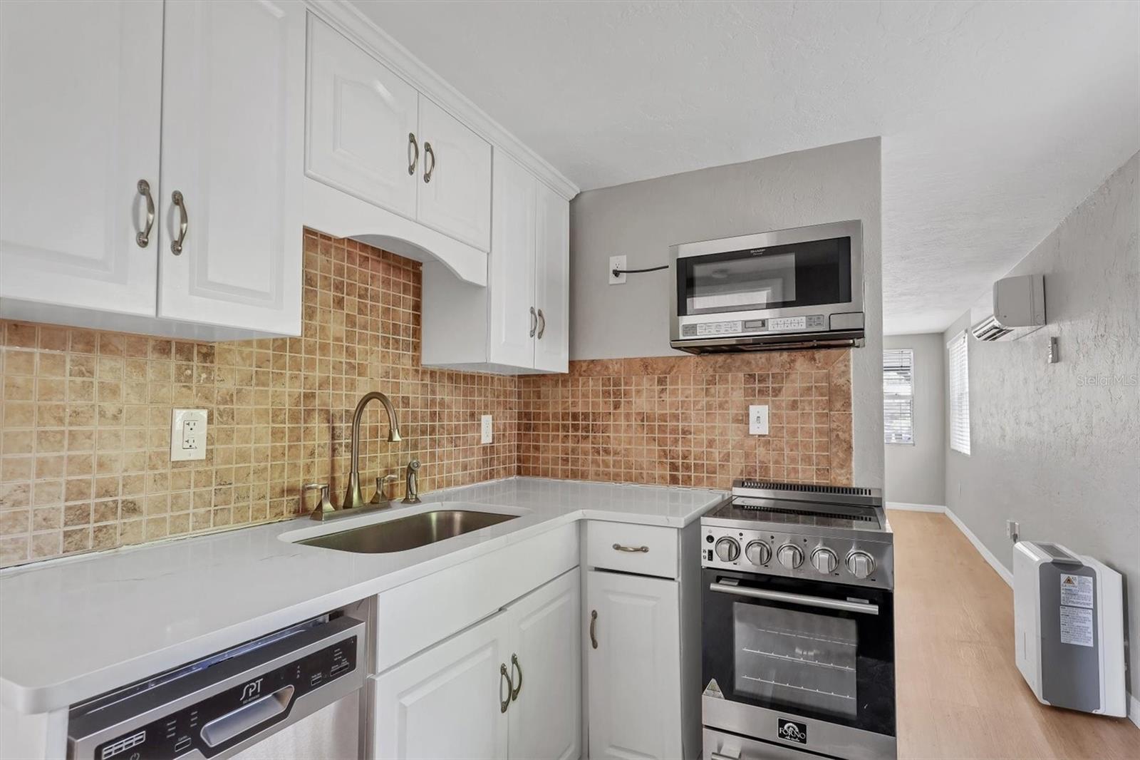 FOREST HILLS - Residential Income