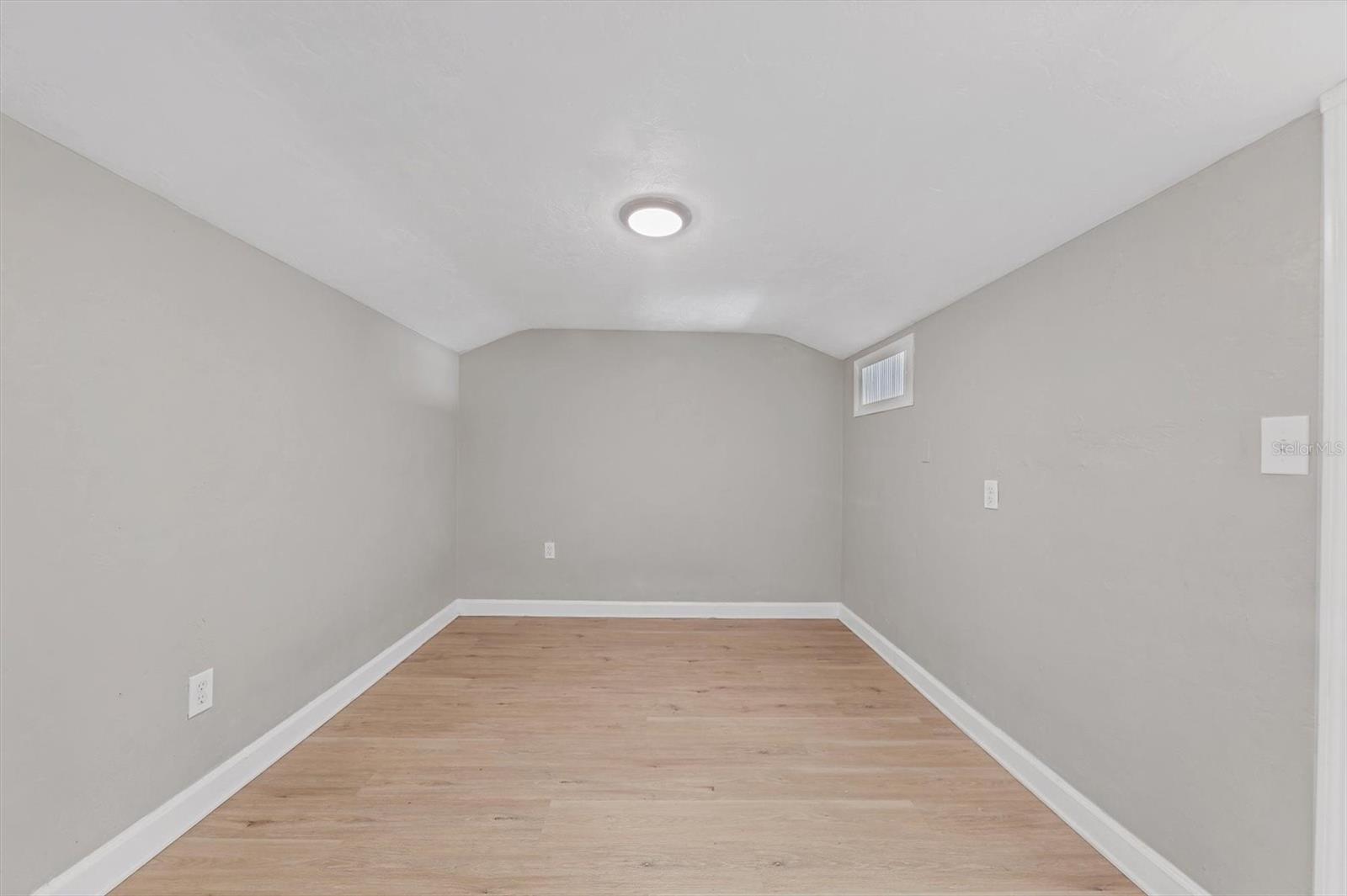 FOREST HILLS - Residential Income