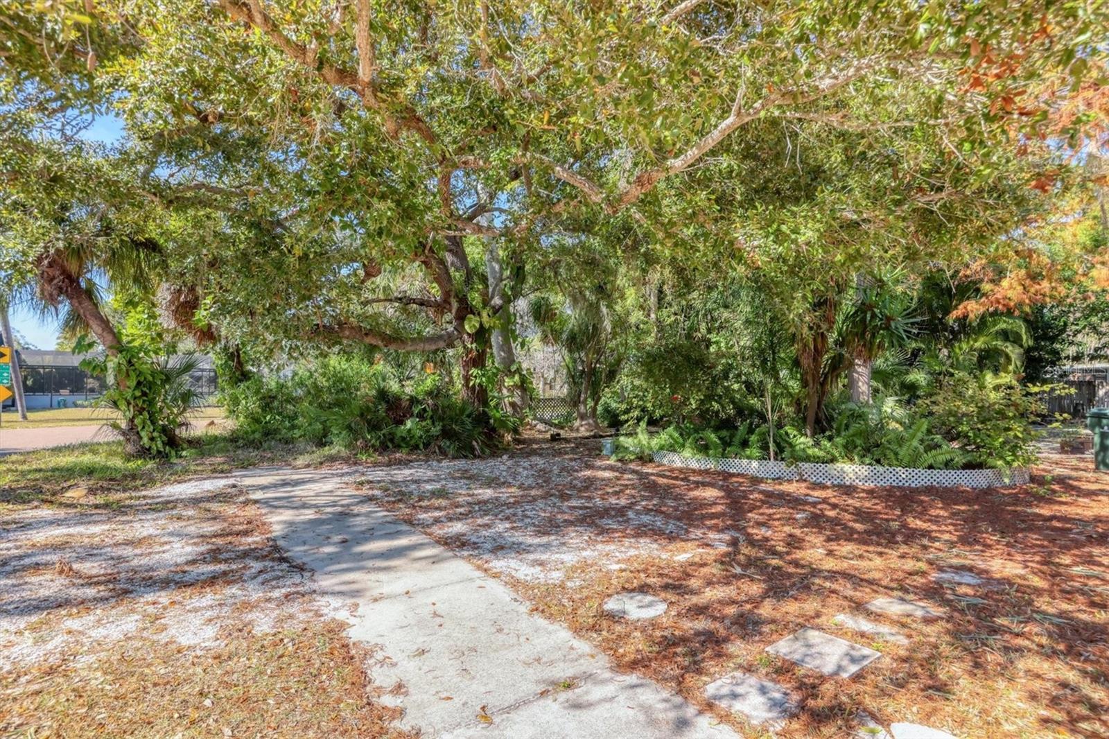 FOREST HILLS - Residential Income