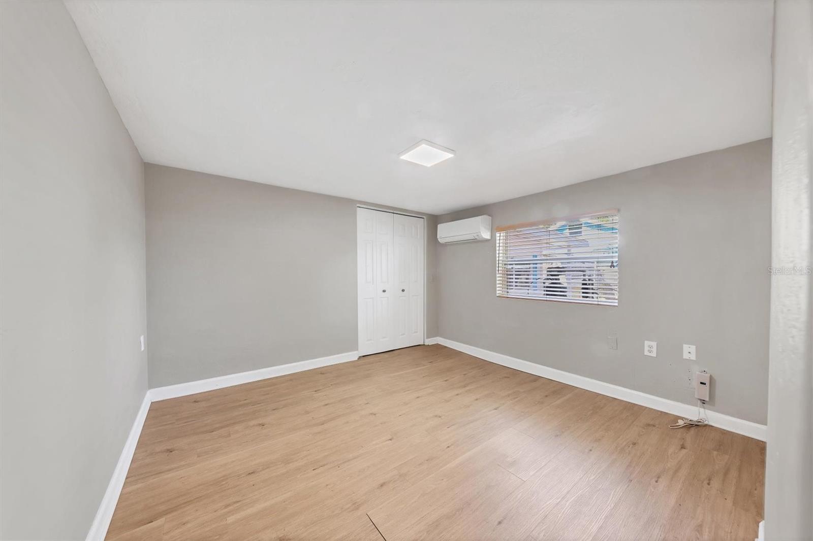 FOREST HILLS - Residential Income