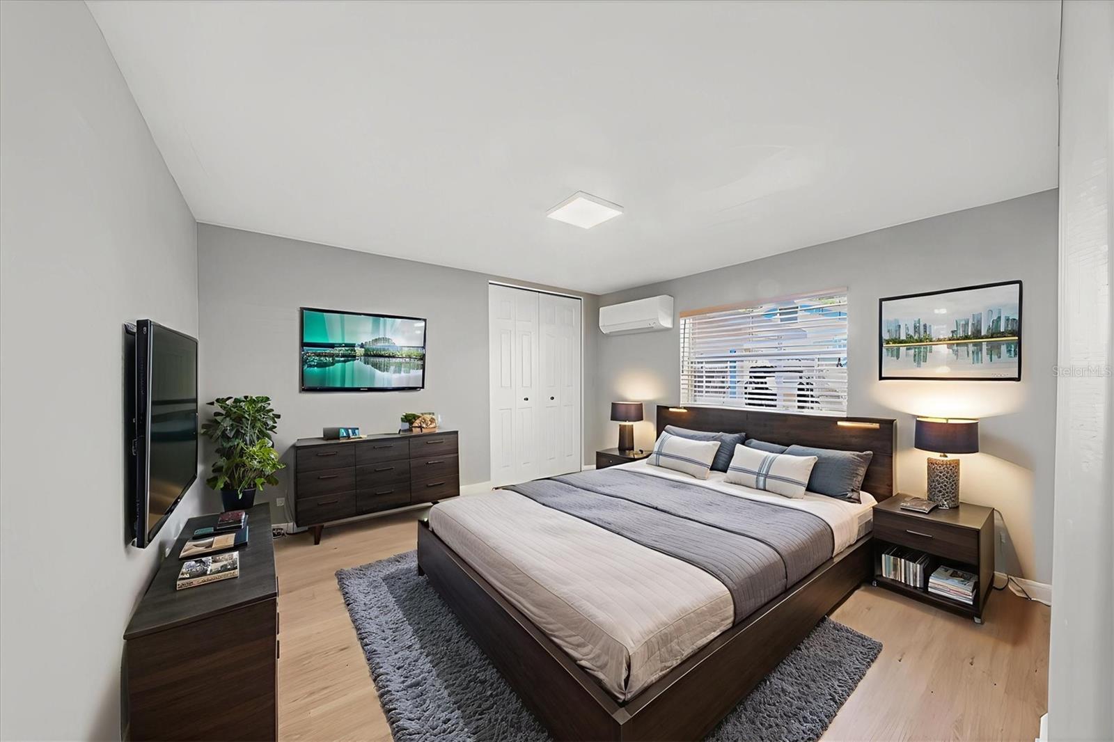 FOREST HILLS - Residential Income