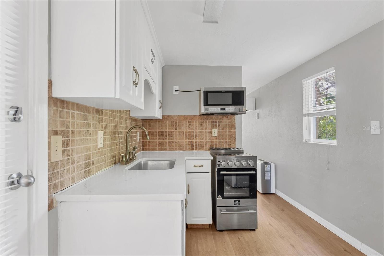 FOREST HILLS - Residential Income
