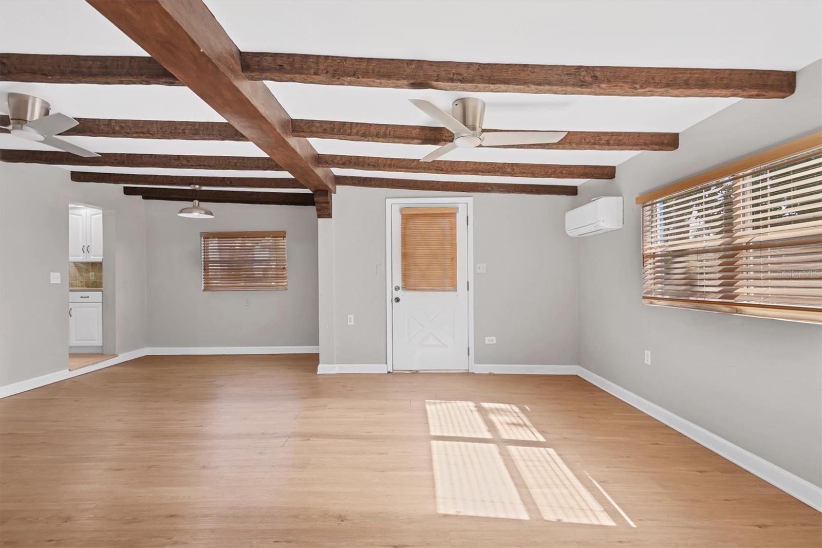 FOREST HILLS - Residential Income