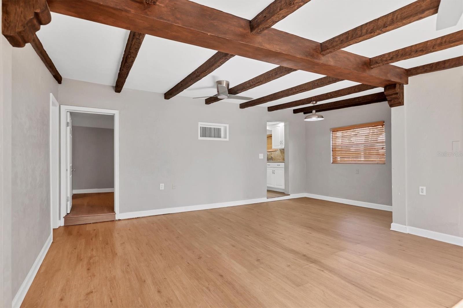 FOREST HILLS - Residential Income
