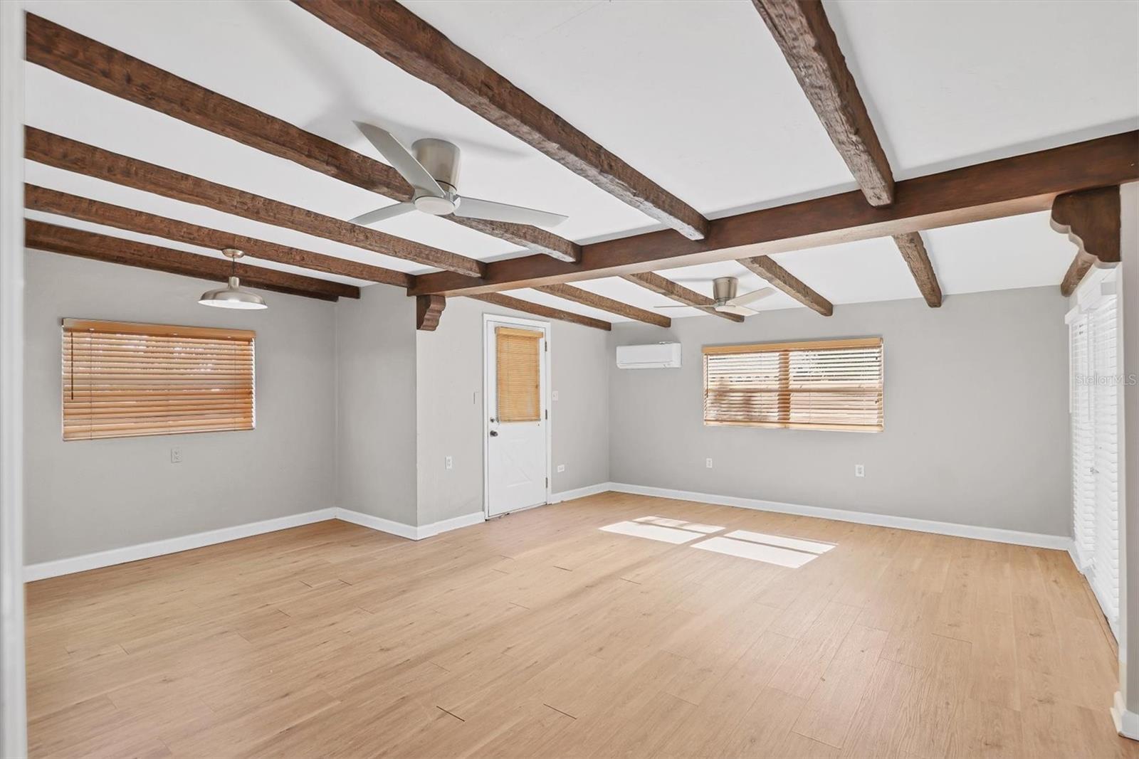 FOREST HILLS - Residential Income