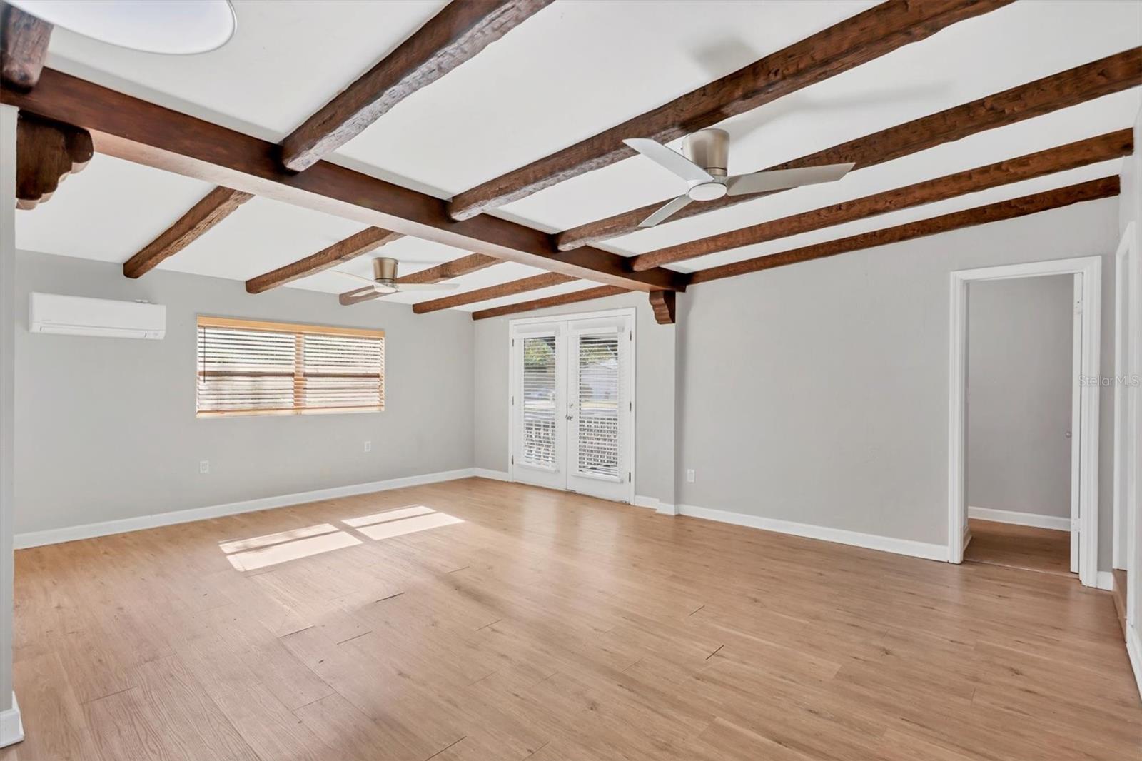 FOREST HILLS - Residential Income