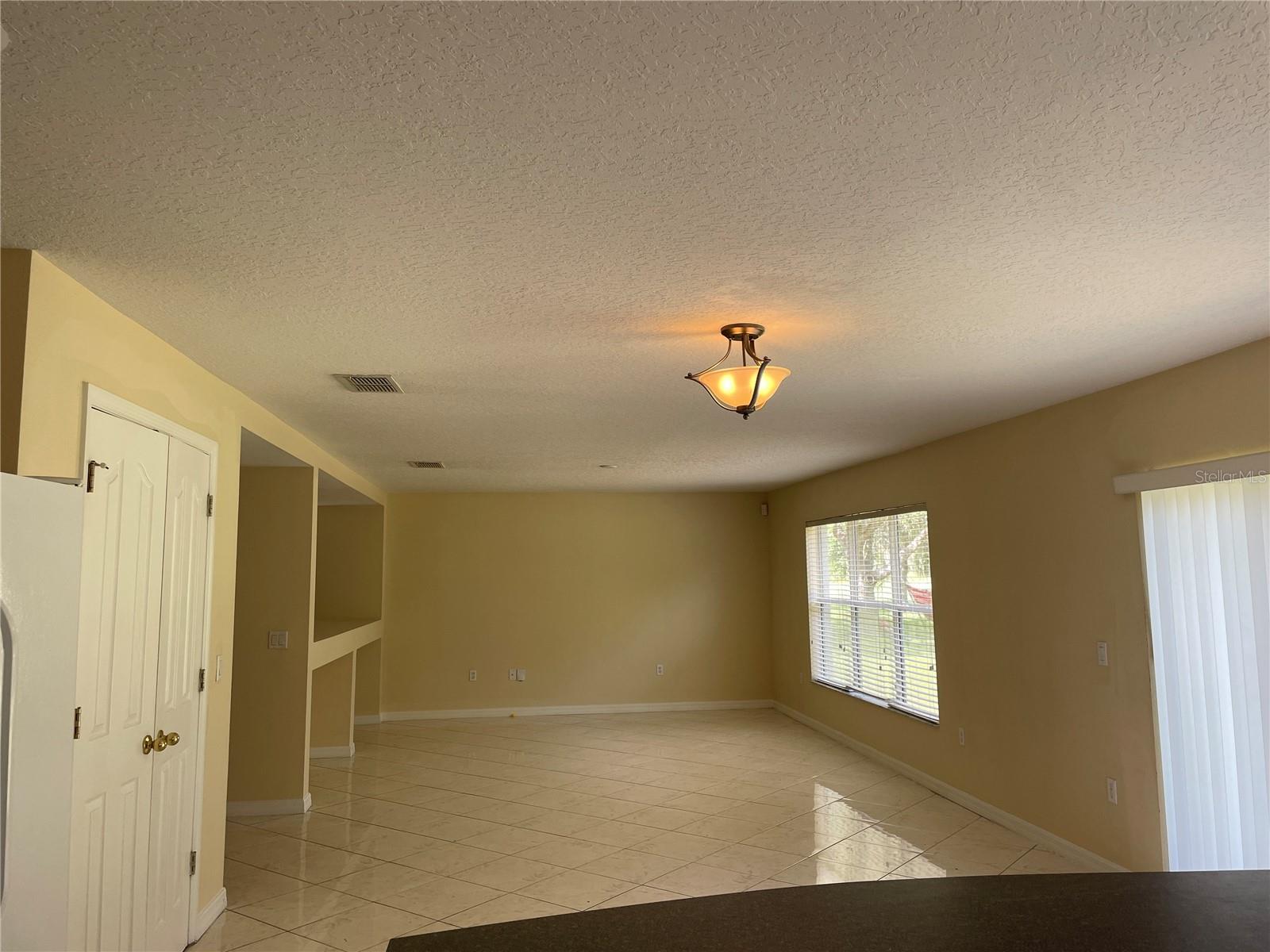 EAGLE CRK PH 01A - Residential Lease