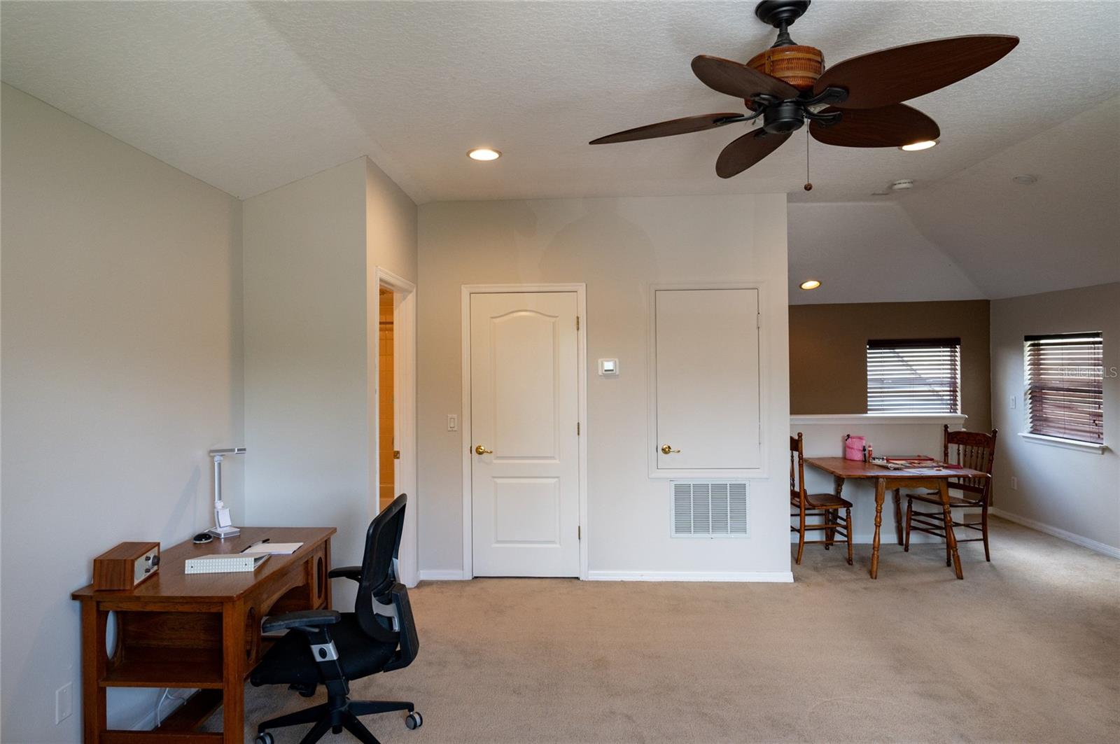 LAKES WINDERMERE - Residential