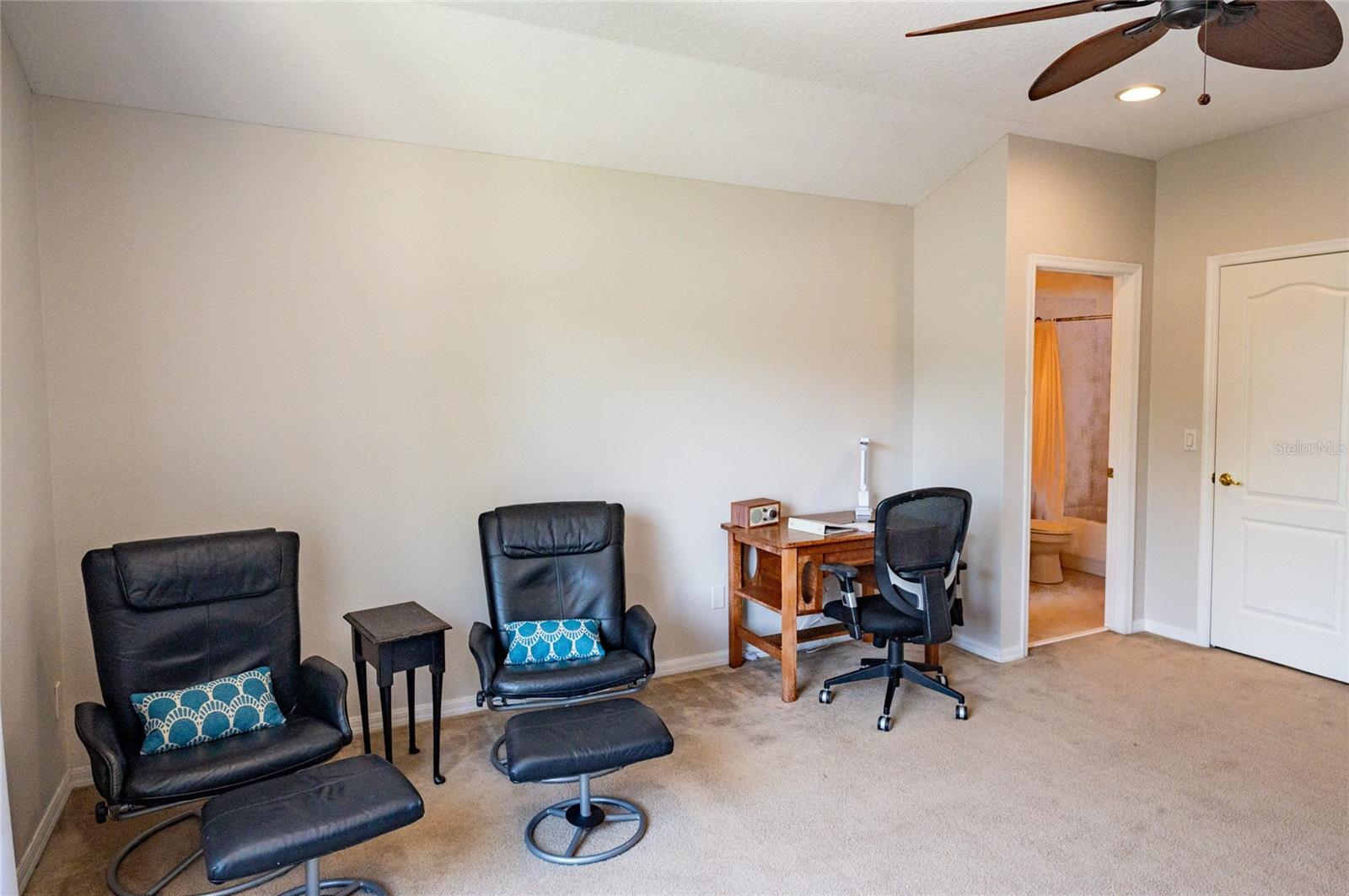 LAKES WINDERMERE - Residential