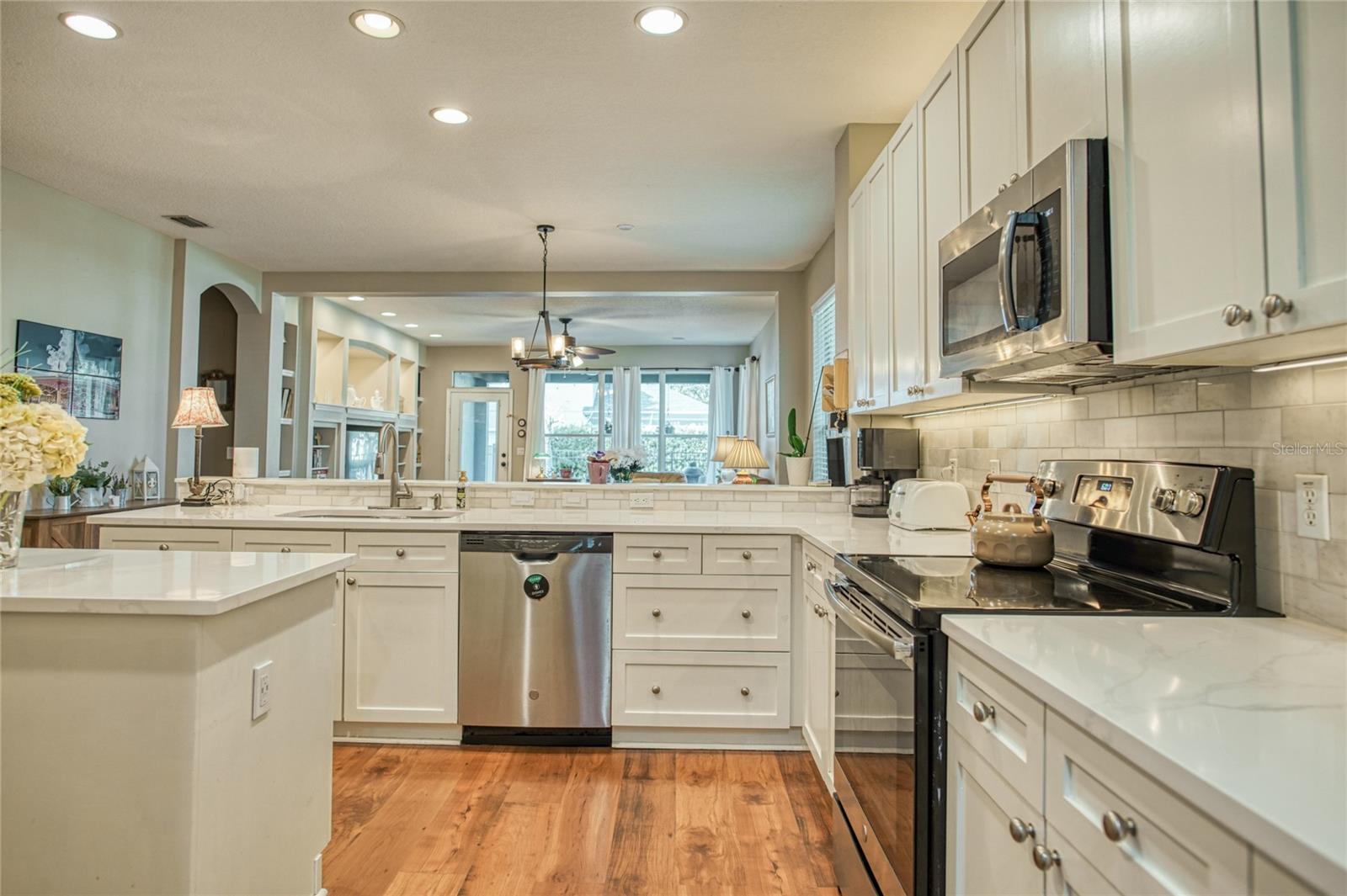 LAKES WINDERMERE - Residential