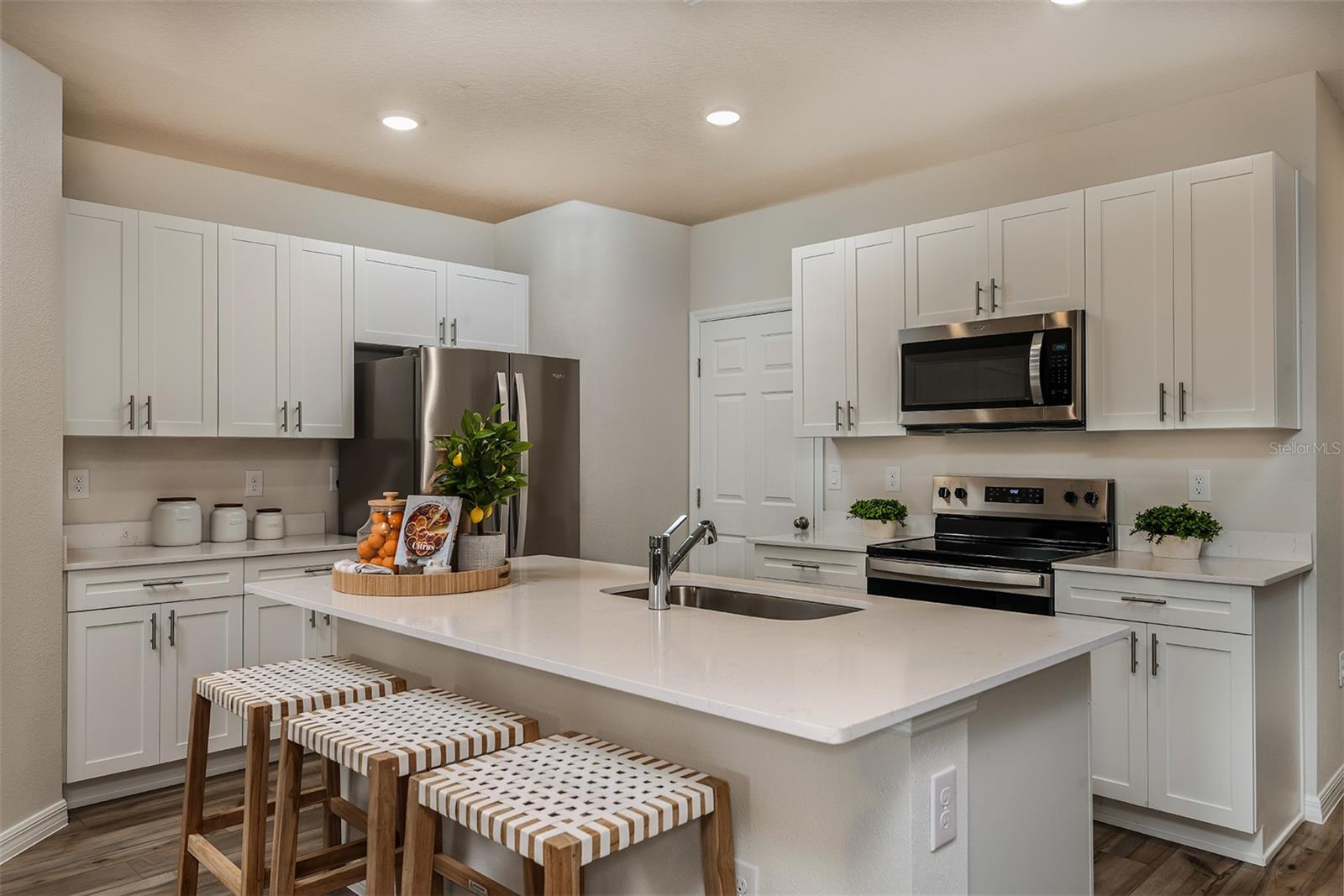 PASADENA WOODS - Residential