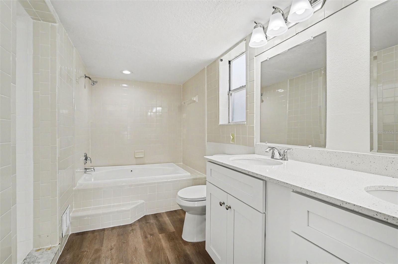 FRISCO BAY UNIT 01 - Residential