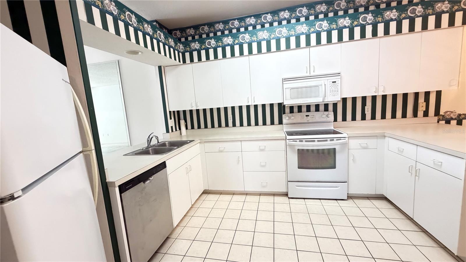 CYPRESSWOOD ENCLAVE PH 01 - Residential