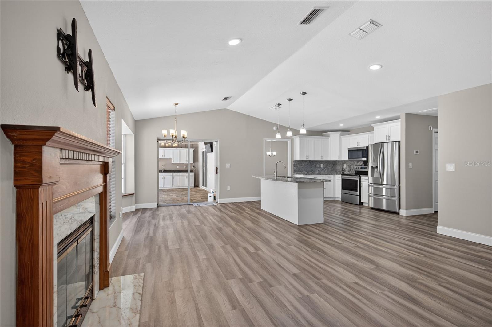 SPRING HILL - Residential