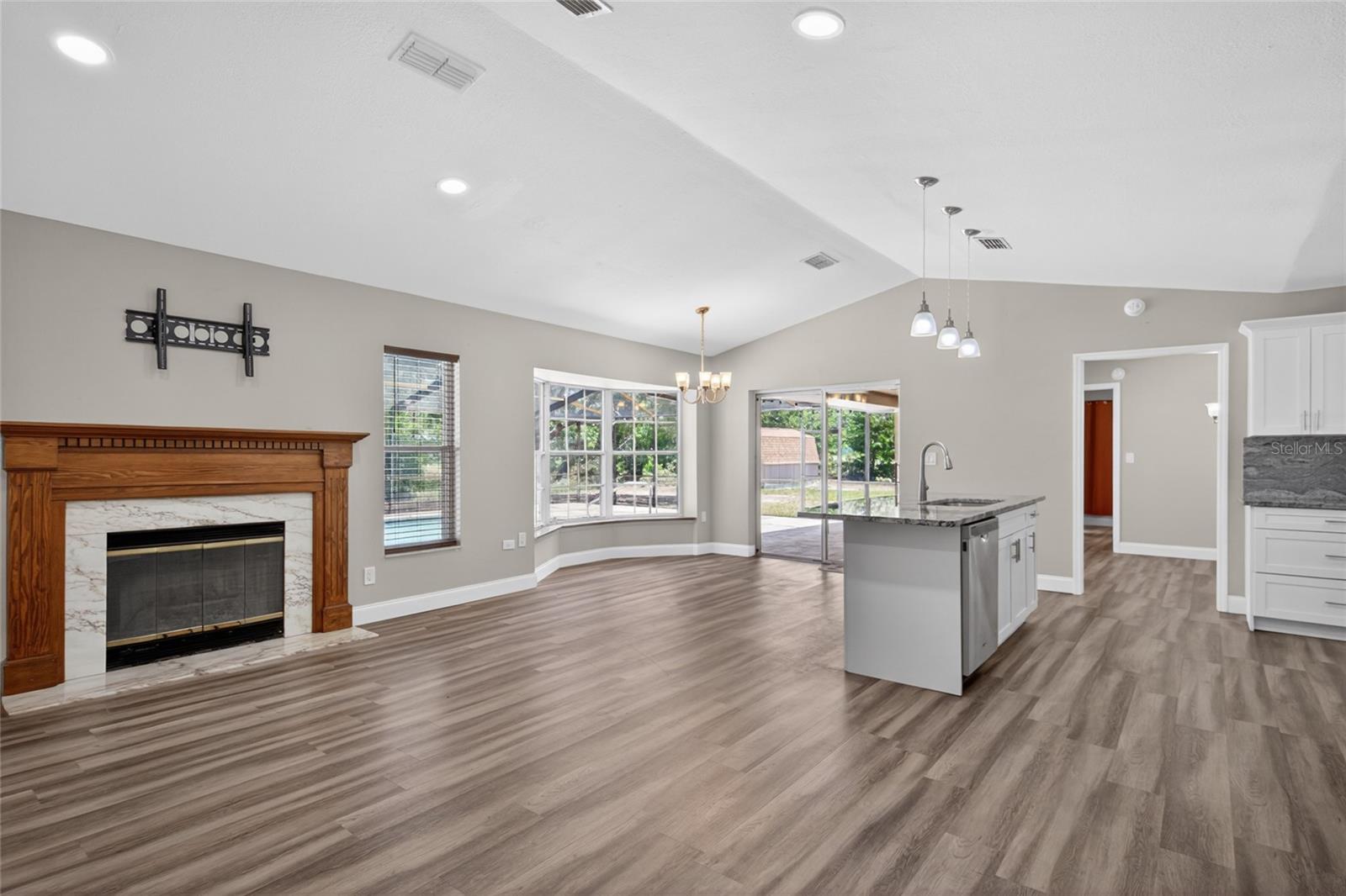 SPRING HILL - Residential