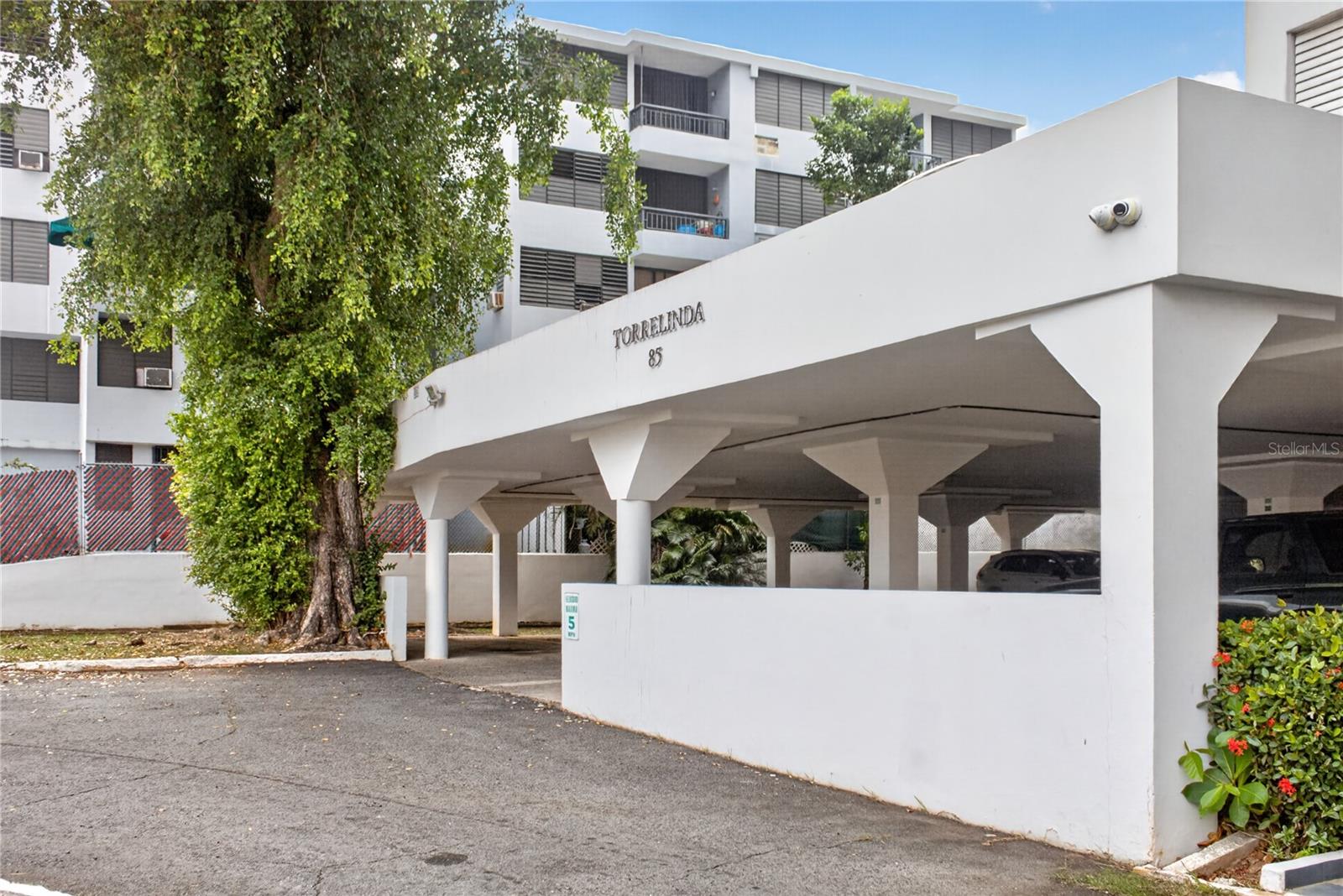 CONDOMINIO TORRELINDA - Residential