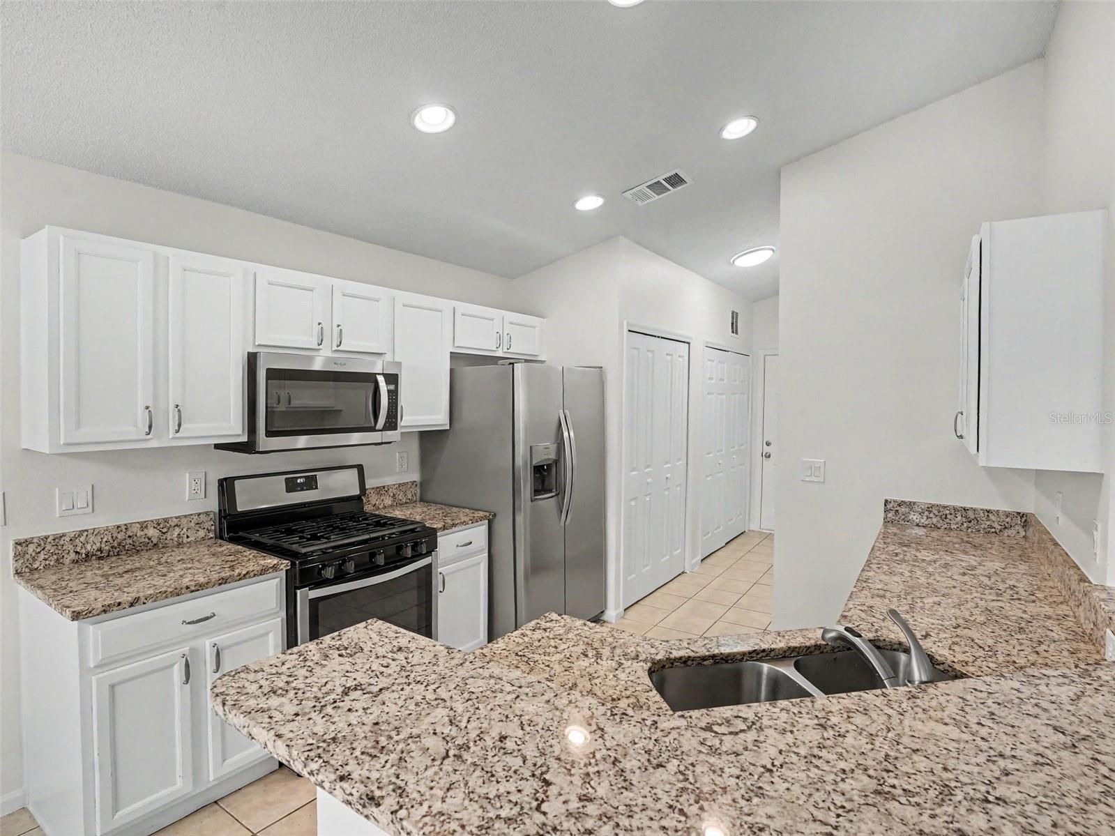 WESTON HILLS SUB - Residential