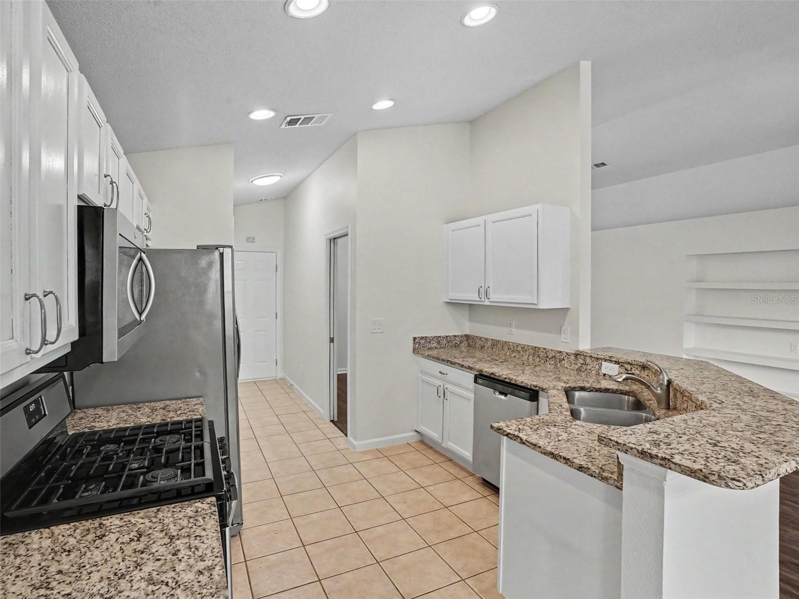 WESTON HILLS SUB - Residential
