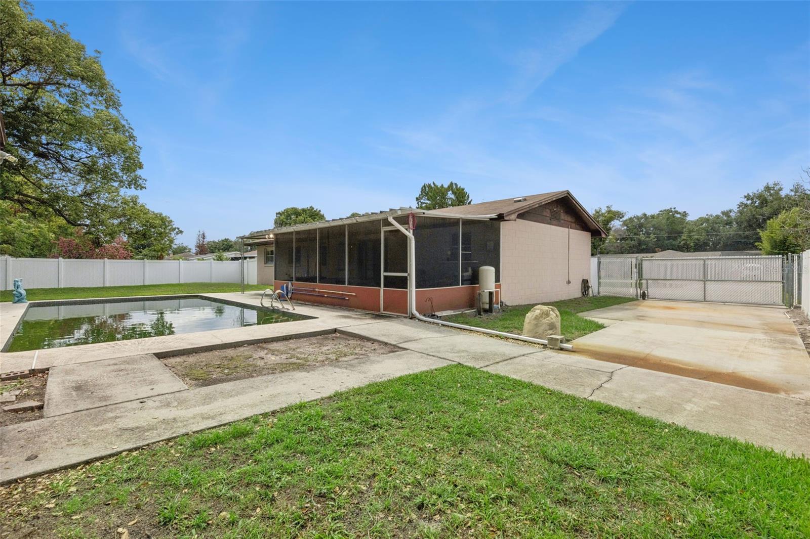 CHICKASAW PINES - Residential
