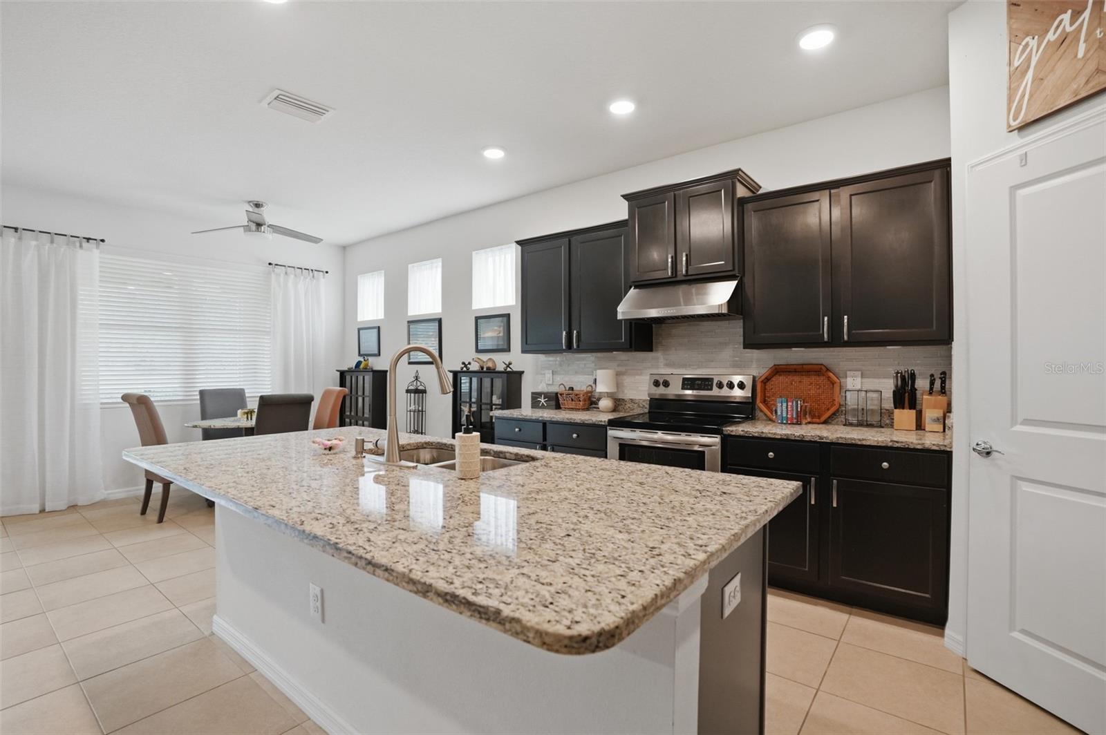 HERNANDO OAKS PH 3 - Residential