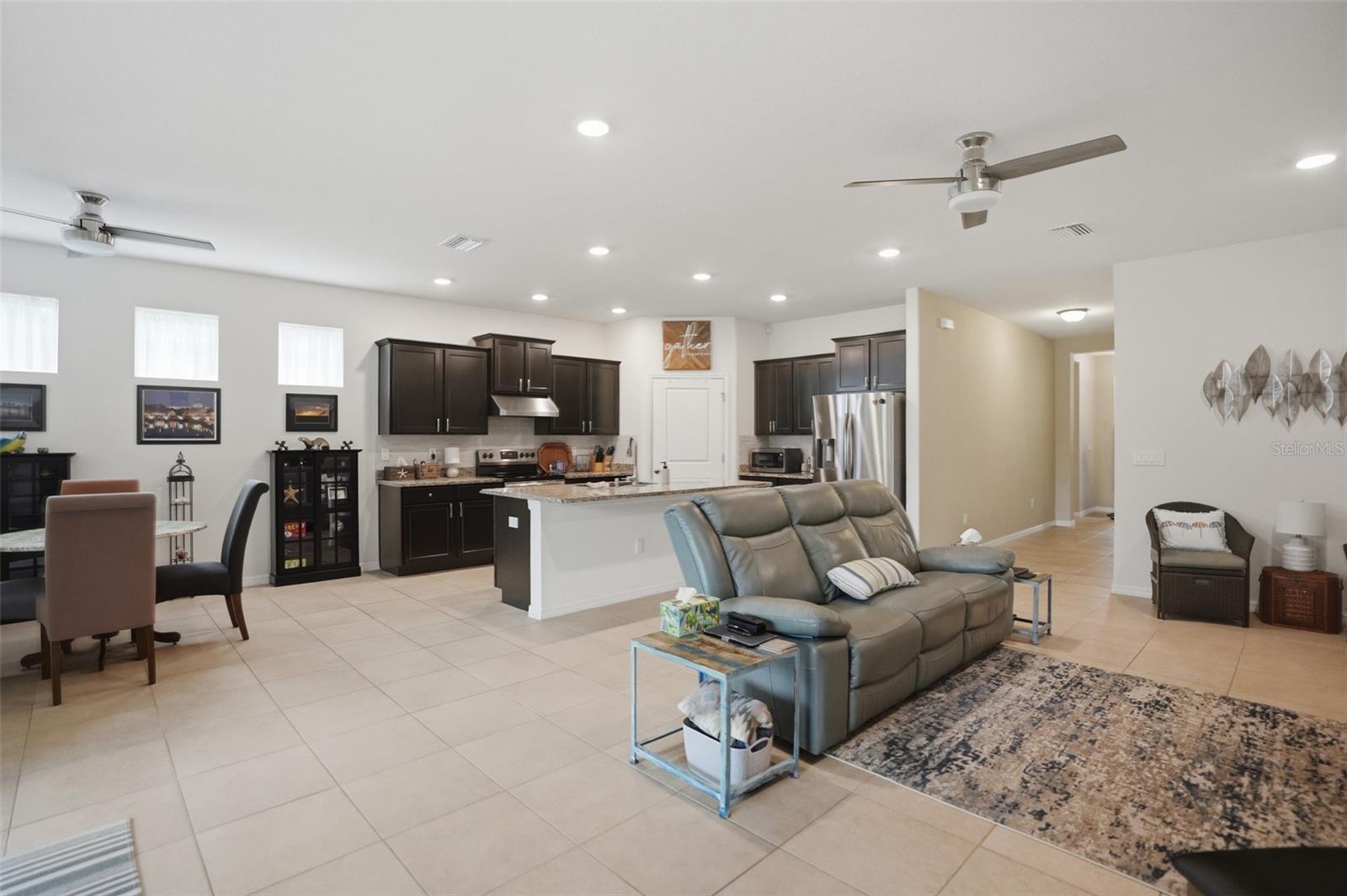 HERNANDO OAKS PH 3 - Residential
