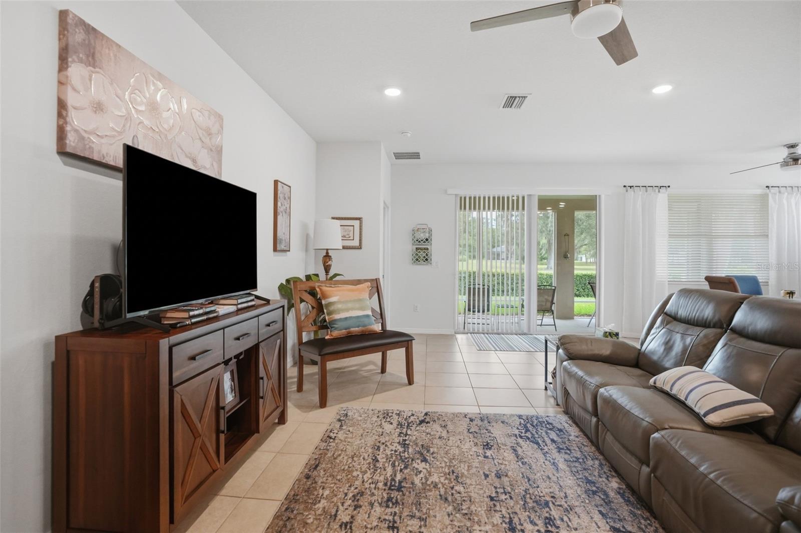 HERNANDO OAKS PH 3 - Residential