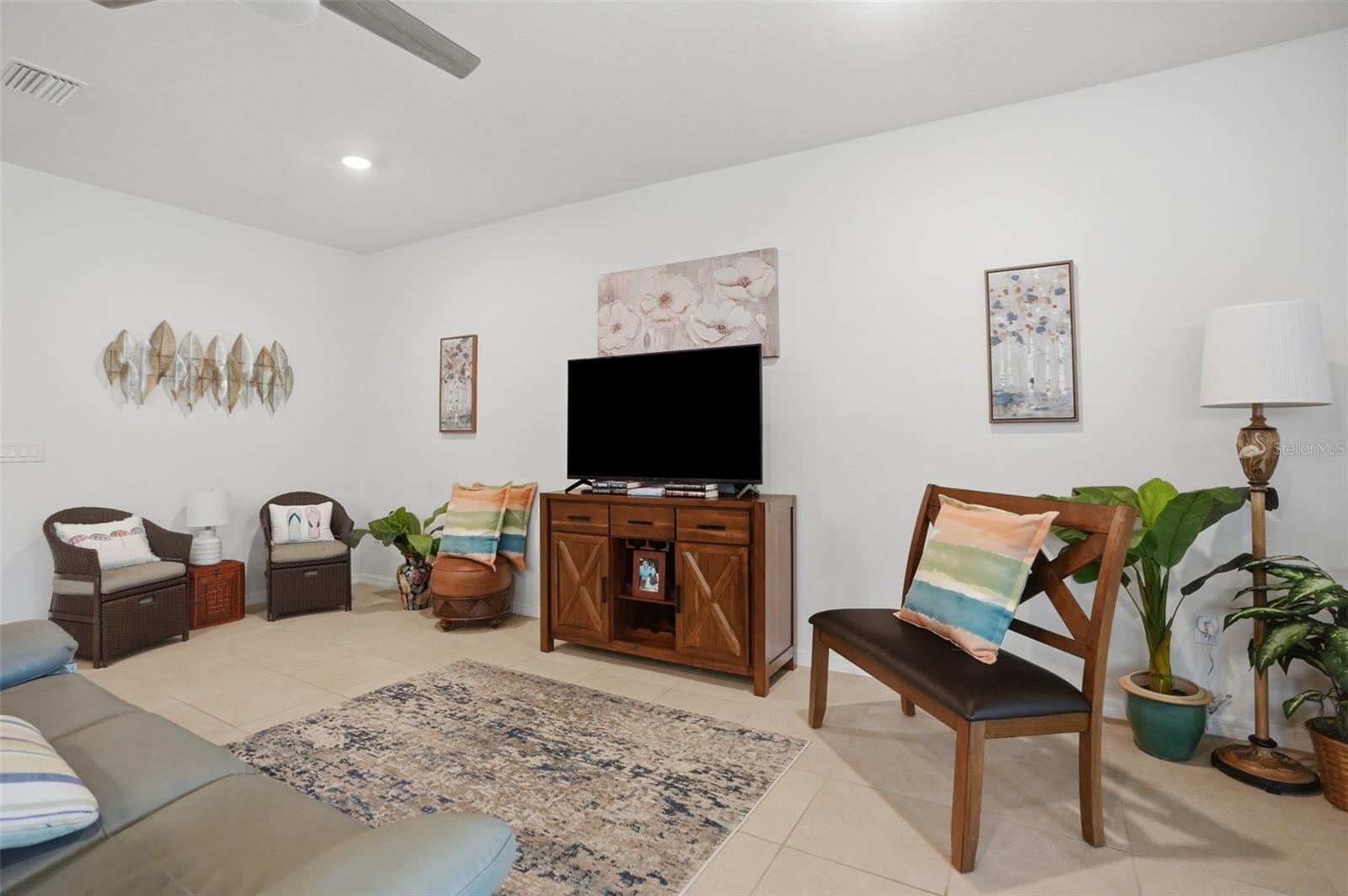 HERNANDO OAKS PH 3 - Residential