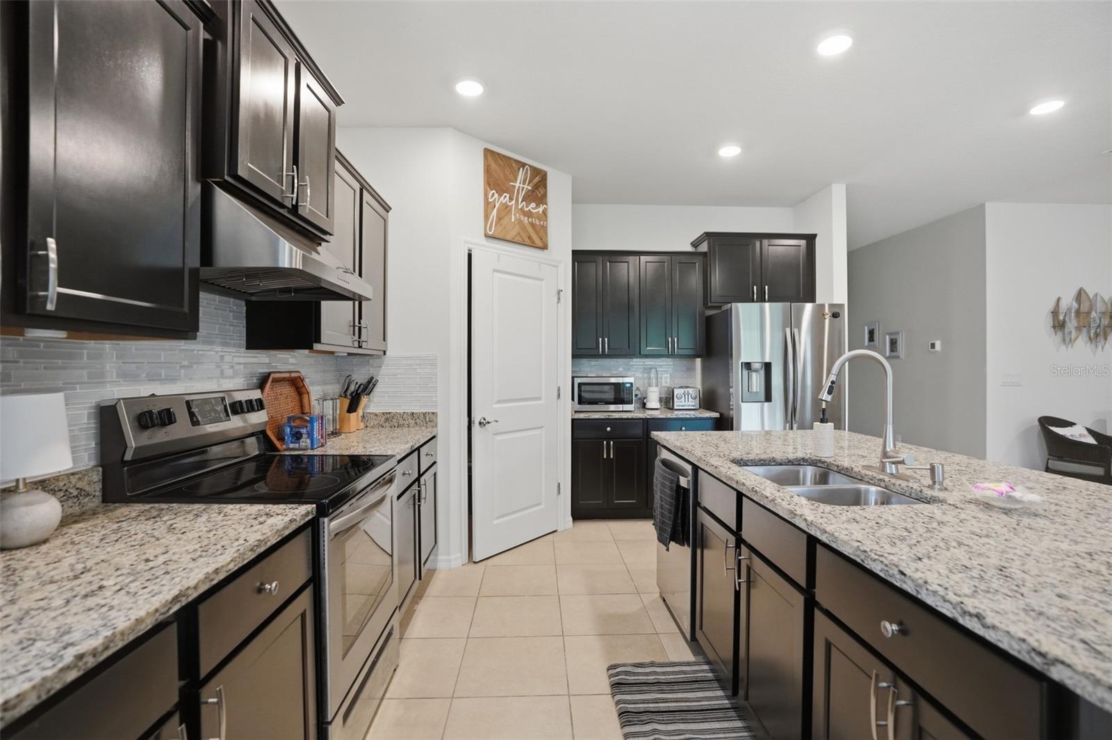 HERNANDO OAKS PH 3 - Residential