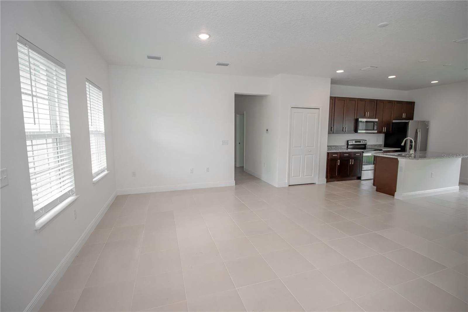 MARION OAKS - Residential