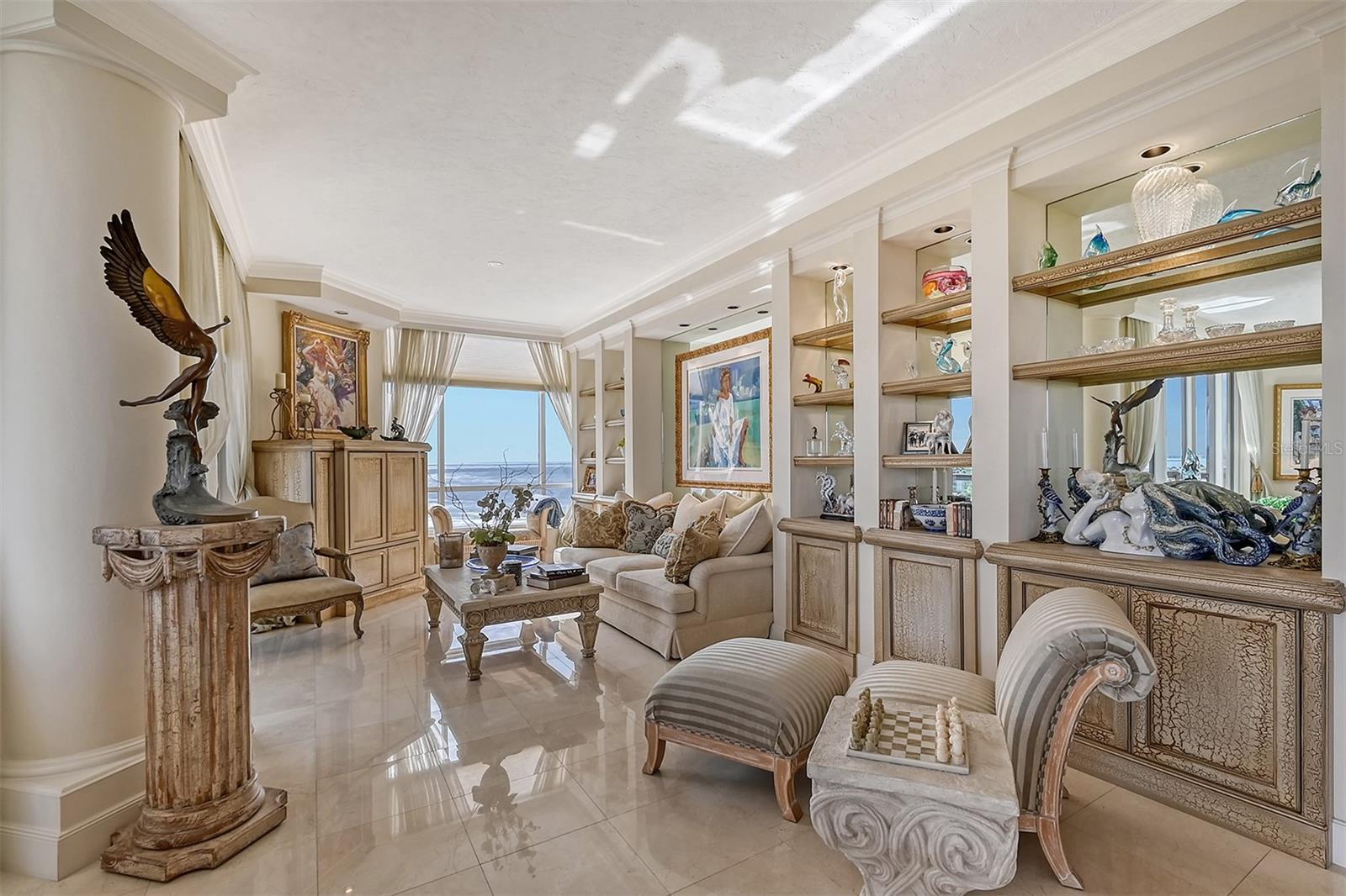 WATER CLUB - Residential