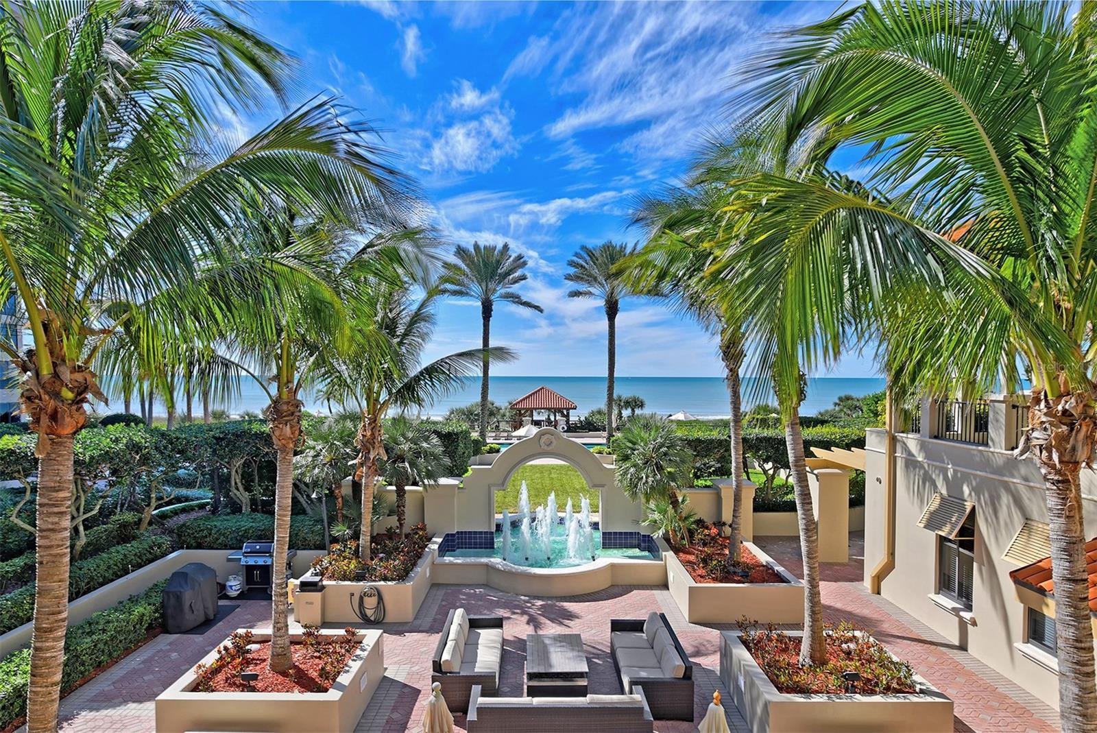 WATER CLUB - Residential